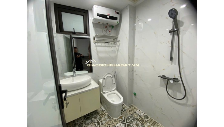 Nhà phân lô Vũ Phạm Hàm, ô tô tránh, 36m2, 5 tầng, giá hợp lý